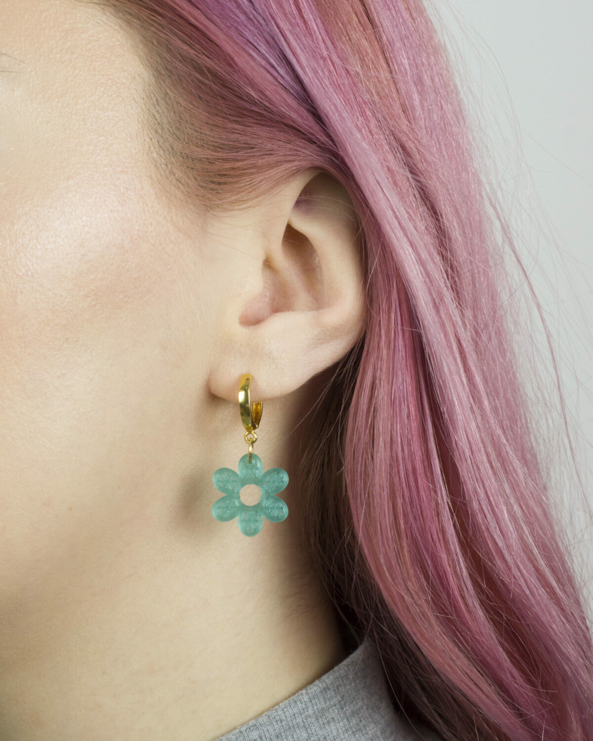 Kolorowy kolczyk Janis Earring Ocean marki Romańska